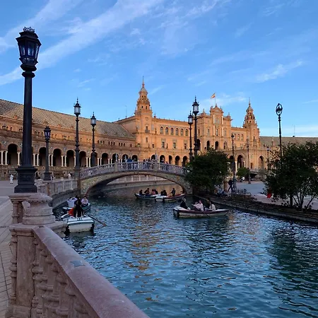 Bonito Y Muy Fresco En Nervion De Dos Y Dos Banos Seville